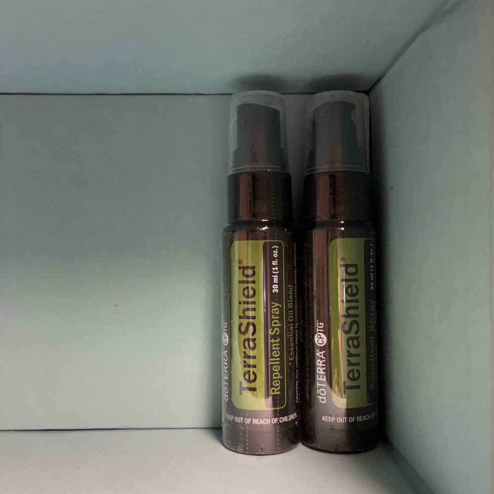 Doterra Terrashield Outdoor spray x 2

Sealed. Expiration 12/2023